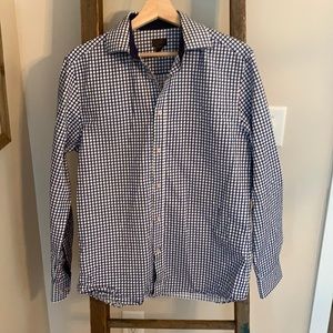 Men’s long sleeve button down dress shirt